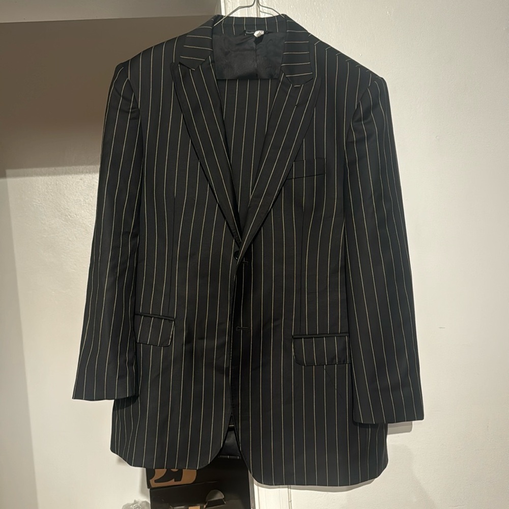 This is a 2 piece men suit.